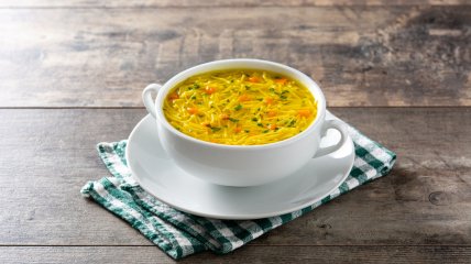 Курячий суп з вермішеллю