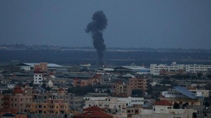 Израиль нанес удары по объектам ХАМАС в ответ на запуск взрывных шаров