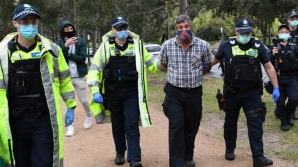 В Мельбурне проходит антикарантинная акция: 14 участников арестовали