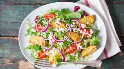 Картопляний салат урізноманітнить ваше меню