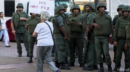 Президент Венесуэлы ввел военных в районы, где проходят демонстрации