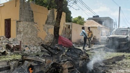 В результате теракта в Могадишо погибло 13 человек