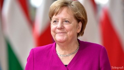 СМИ: Меркель разочаровалась в своей преемнице и не будет досрочно уходить с поста канцлера