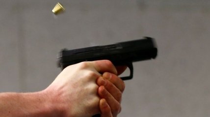 Любовь зла: в Херсоне 15-летний парень ранил сверстника из пистолета