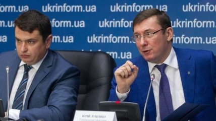 Луценко и Сытник скрепили рукопожатием готовность ведомств бороться с коррупцией