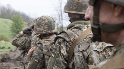 Украинские солдаты на учениях