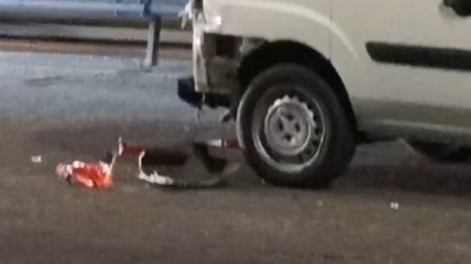 Смертельное ДТП в Киеве: пешеход пытался перебежать дорогу в неположенном месте и угодил под колеса (видео)