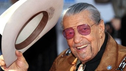 Известный актер скончался в возрасте 100 лет