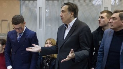 Сторона обвинения требует для Саакашвили 2 месяца домашнего ареста (онлайн)