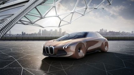BMW готовит серию электрокроссоверов iX