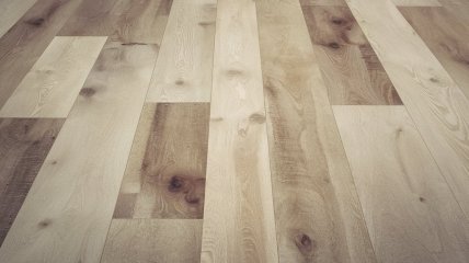 Чиста підлога - гордість будь-якої господині  (зображення створено за допомогою ШІ)