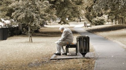 Бессонница в пожилом возрасте вызывает нарушение памяти