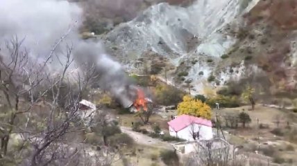 В Армении показали видео, как сжигают дома перед приходом Азербайджана