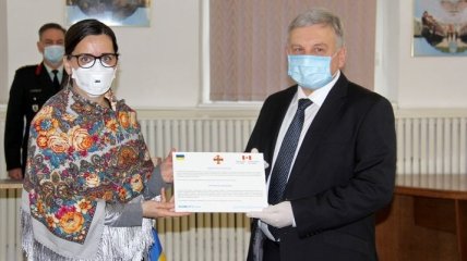 Борьба с коронавирусом: Канада и ООН передали украинской армии аппараты ИВЛ (Видео)