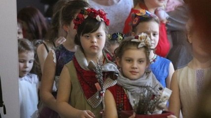 Дети с синдромом Дауна продемонстрировали модные коллекции во львовском шоуруме Ниша