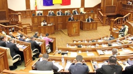 Экс-премьера Молдовы лишили депутатского иммунитета