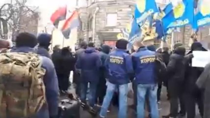 В Киеве активисты требовали отставки главы Николаевской ОГА 