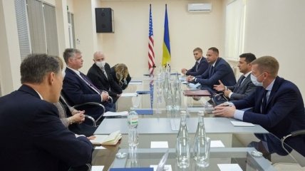 Заместитель Помпео на встрече с Зеленским: США являются стратегическим партнером Украины