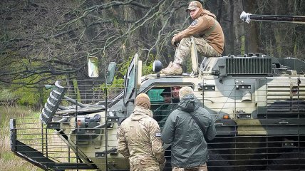 У скандалі з аудитом виробників зброї випливли нові подробиці