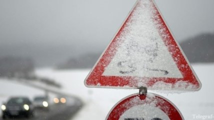 Из-за снегопада движение на дорогах Москвы не превышает 10 км/час