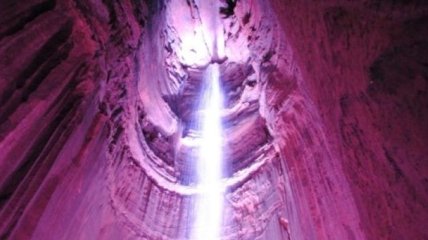 Руби-фоллс - водопад внутри горы Лукаут (Фото)