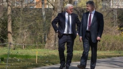 Порошенко и Штайнмайер поговорили о Донбассе и введение миротворцев