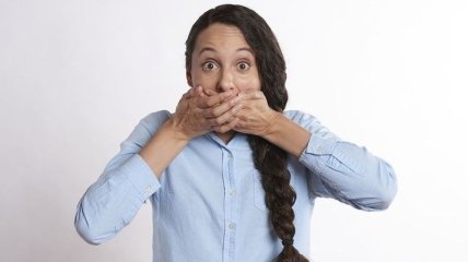 Неприятный запах изо рта: как избавиться