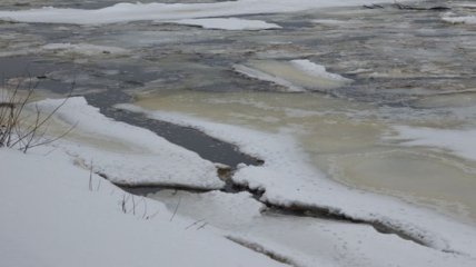 Сегодня на реках Украины начинают подрывать лед