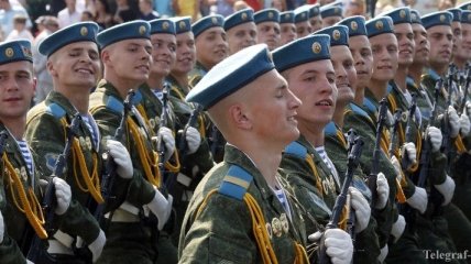 В Беларуси в честь Дня независимости состоялся военный парад