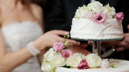Сладкая мода: эволюция свадебных тортов за 100 лет (Видео)