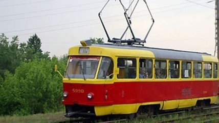 Несчастный случай в Запорожье: мужчина в трамвае упал на вилы и умер