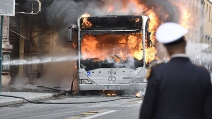 В центре Рима сгорел автобус