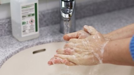 Как объяснить ребенку, что важно мыть руки с мылом: увлекательный метод ООН (Видео)