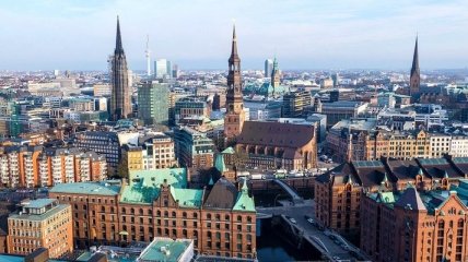 В Гамбурге подожгли здание, где планируют провести саммит ОБСЕ
