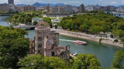 В Мемориальном парке Хиросимы теперь нельзя курить