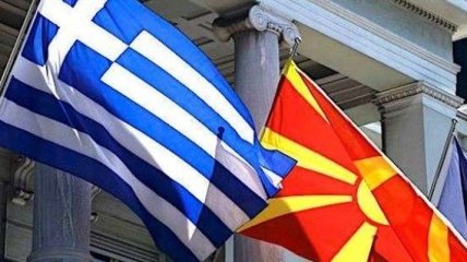 На главу МИД Греции подали в суд, обвинив в госизмене