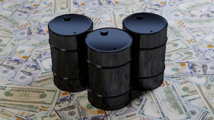 Рост цен на нефть толкает цену бензина