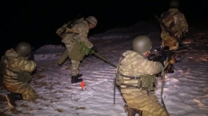 Военные Азербайджана заняли оставленный армянскими войсками район Карабаха: что там происходит (видео)