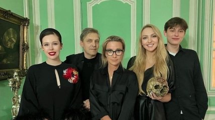 Оля Полякова и Соня Плакидюк с "хорошими россиянами". 435 день войны...