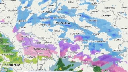Из-за мощных снегопадов в шести областях Украины ограничат движения грузовиков (карта)