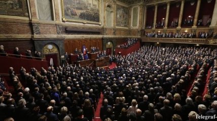Национальная ассамблея Франции продлила чрезвычайное положение