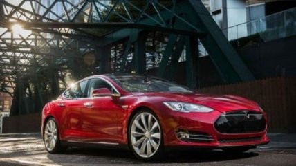 Из Tesla Model S хотят сделать спорт-кар