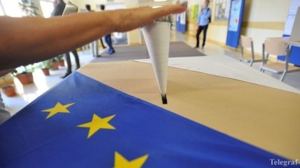 В странах ЕС завершаются выборы в Европарламент 