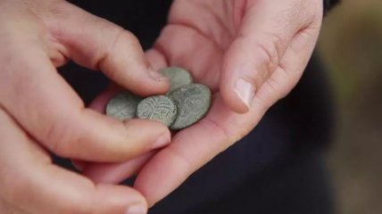 В Ізраїлі знайшли рідкісну 2000-річну монету з гравіюванням: що на ній викарбувано (фото)
