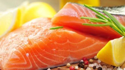 Ученые опровергли полезные свойства красной рыбы для здоровья