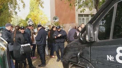 В Одессе Дарт Вейдер не смог проголосовать, а Чубакку задержала полиция