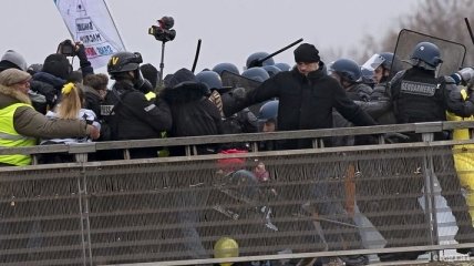 Франция готовится к протестам: Полиция прогнозирует новые вспышки насилия