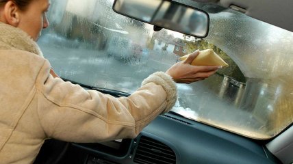 Запотівання вікон у салоні авто може свідчити й про неполадки транспортного засобу