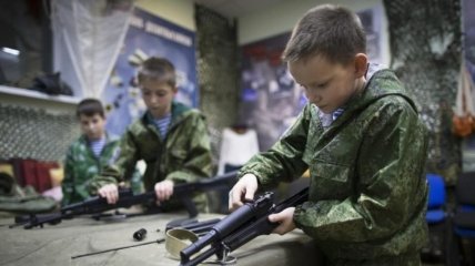 Школярів у росії з молодших класів зомбуватимуть пропагандою