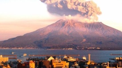 Ученые прогнозируют крупное извержение вулкана Сакурадзима в Японии